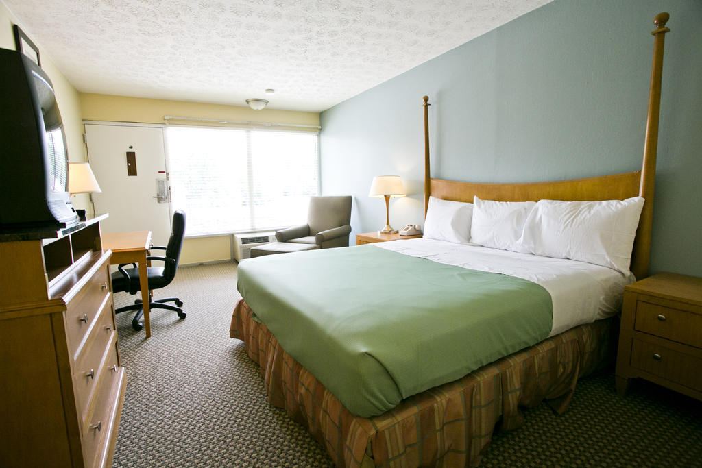 Star City Inn And Suites Grove City Room photo